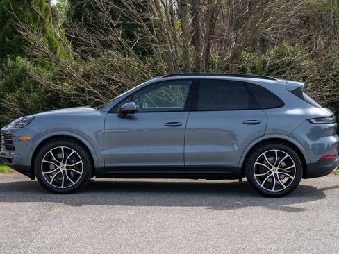 New 2026 Porsche Cayenne image 2