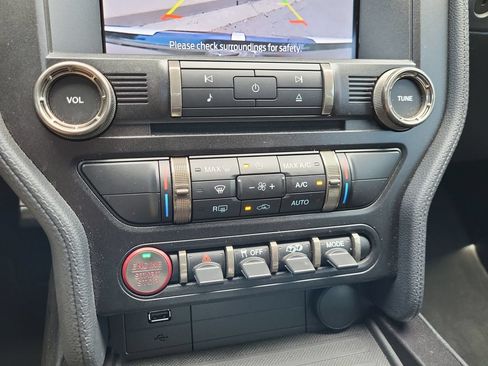 Used 2020 Ford Mustang Shelby GT500 w/ Carbon Fiber Track Pack RWD image 29