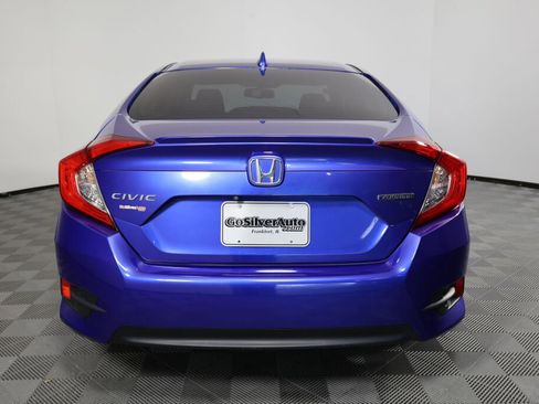 Used 2016 Honda Civic Touring image 3