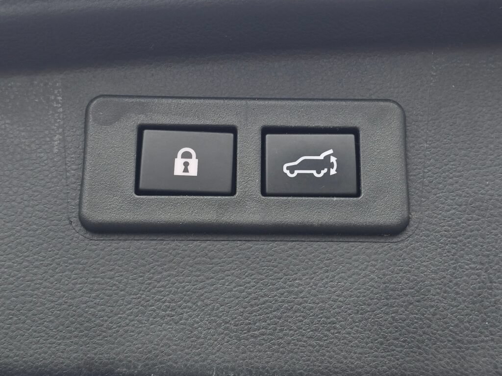 Used 2022 Subaru Outback Touring AWD/4WD image 17