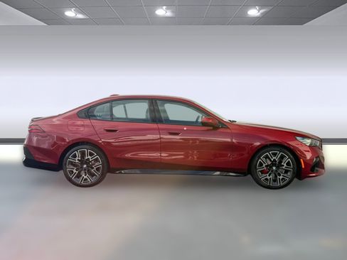 Used 2026 BMW 530i w/ M Sport Package RWD image 7