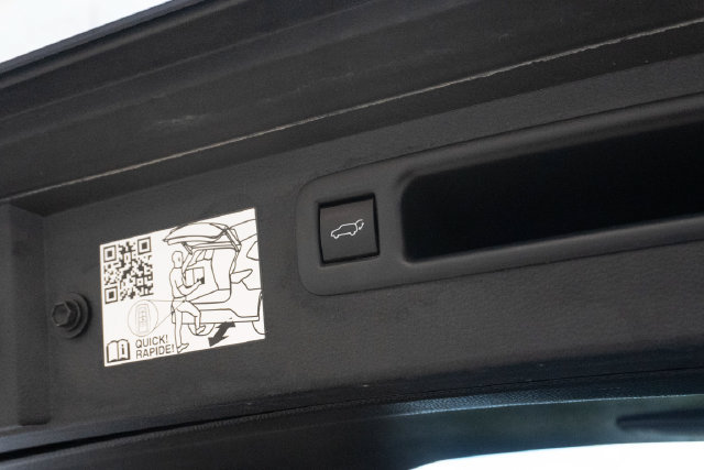 Used 2024 Toyota Highlander Platinum FWD image 46