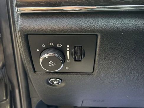 Used 2016 Jeep Grand Cherokee Limited AWD/4WD image 14