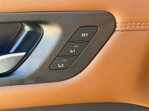 New 2025 Nissan Pathfinder Platinum image 23