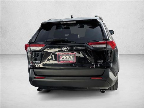 Used 2025 Toyota RAV4 XLE AWD/4WD image 6