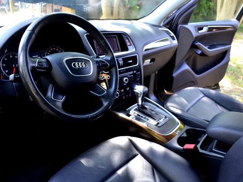 Used 2013 Audi Q5 2.0T Premium w/ Convenience Pkg AWD/4WD image 16