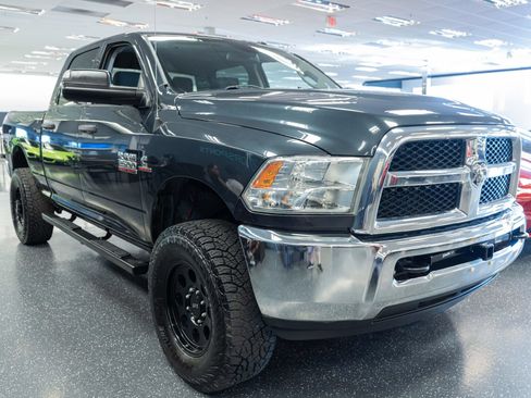 Used 2014 RAM 2500 Tradesman w/ Chrome Appearance Group AWD/4WD image 3