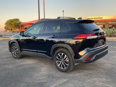 Used 2024 Toyota Corolla Cross SE image 7