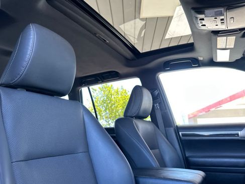 Used 2021 Lexus GX 460 Premium w/ Premium Package AWD/4WD image 19