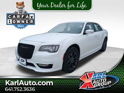 Used 2022 Chrysler 300 Touring L w/ Comfort Group