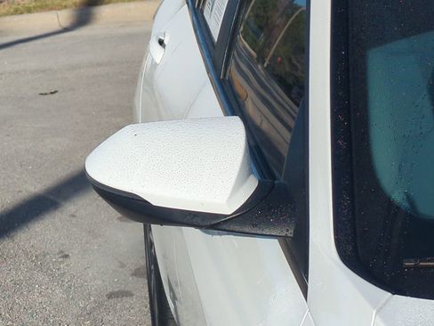 Used 2025 Hyundai Elantra Limited image 11