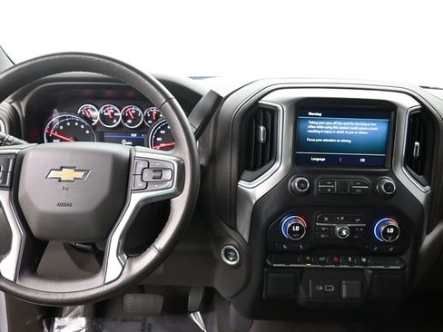 Used 2021 Chevrolet Silverado 1500 LT image 17