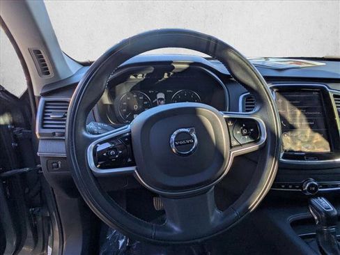 Used 2020 Volvo XC90 T6 Momentum w/ Protection Package image 18