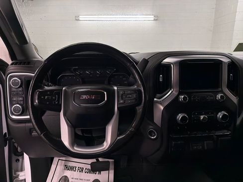 Used 2021 GMC Sierra 1500 SLT w/ X31 Off-Road Package image 9