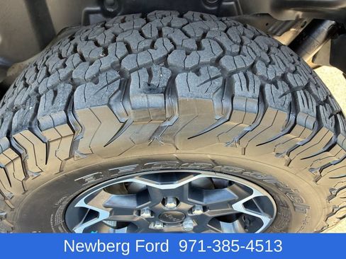 Used 2022 Jeep Wrangler Unlimited Rubicon 4xe w/ Cold Weather Group AWD/4WD image 9