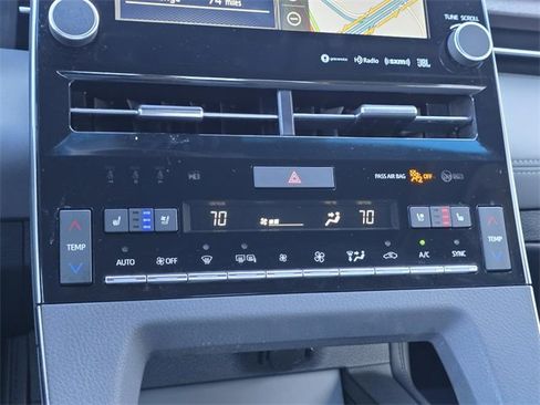 Used 2019 Toyota Avalon Limited image 19