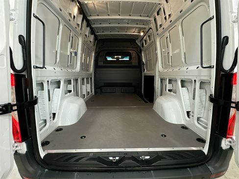 New 2025 Mercedes-Benz Sprinter 2500 image 24