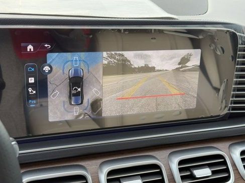 Used 2025 Mercedes-Benz GLS 450 4MATIC image 27