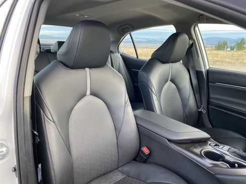 Used 2023 Toyota Camry XSE image 16