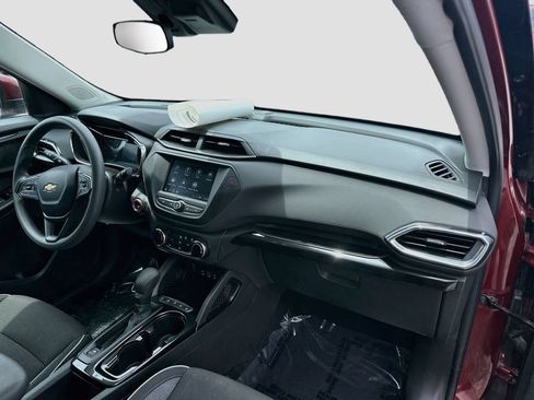 Used 2022 Chevrolet TrailBlazer LT w/ Confidence II Package FWD image 27