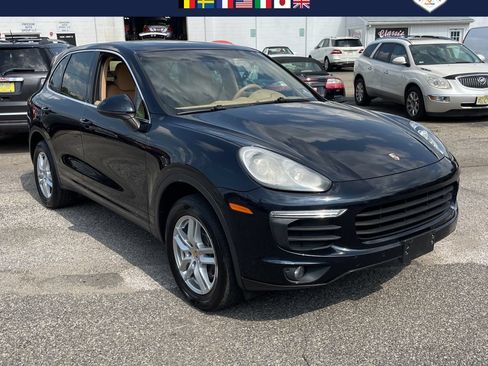 Used 2016 Porsche Cayenne AWD/4WD image 1