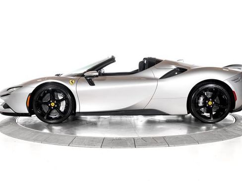 Used 2024 Ferrari SF90 Spider AWD/4WD image 3