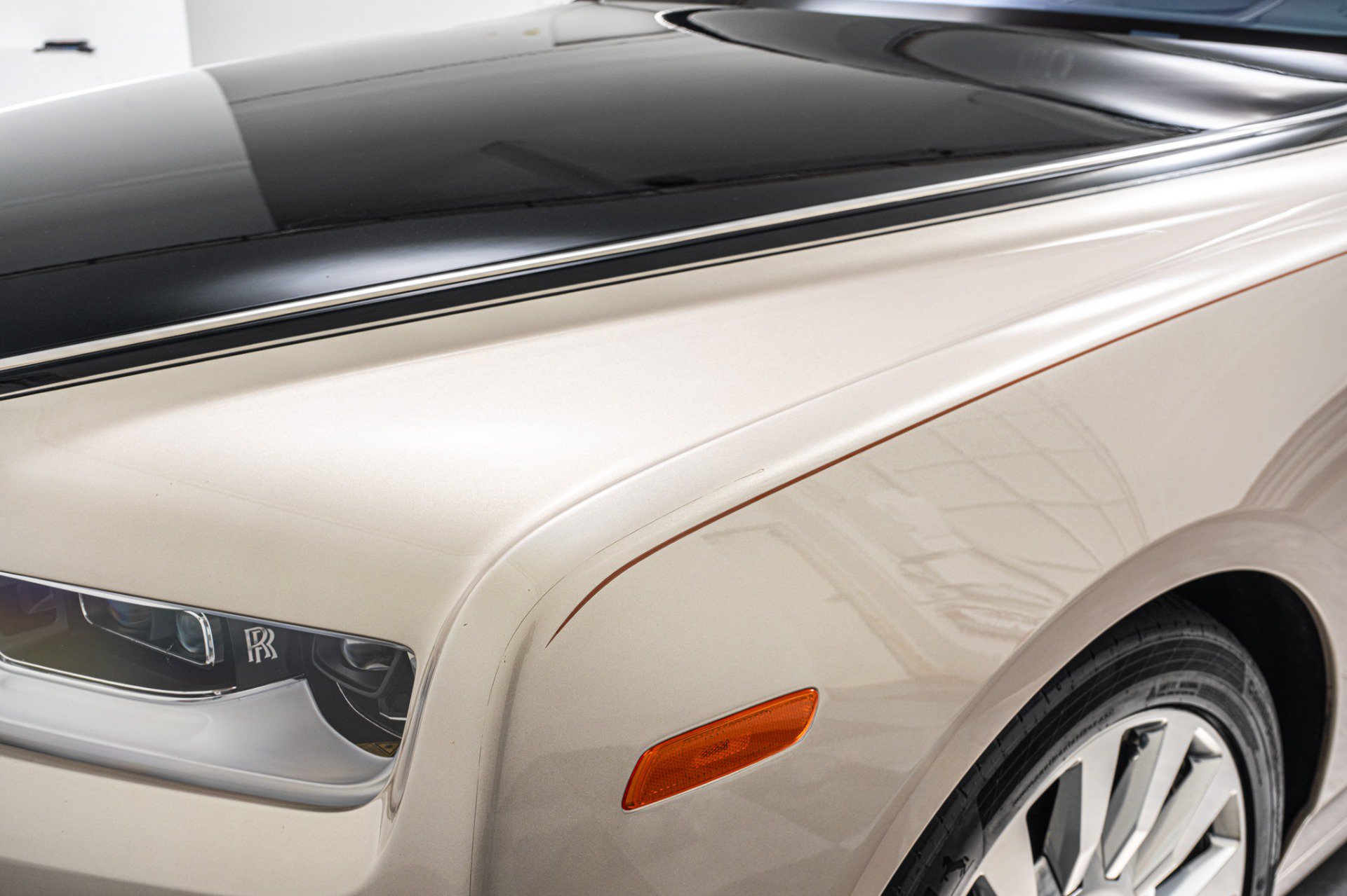 Used 2019 Rolls-Royce Phantom Sedan RWD image 40