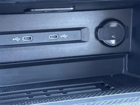 New 2025 Volkswagen Taos SE image 10