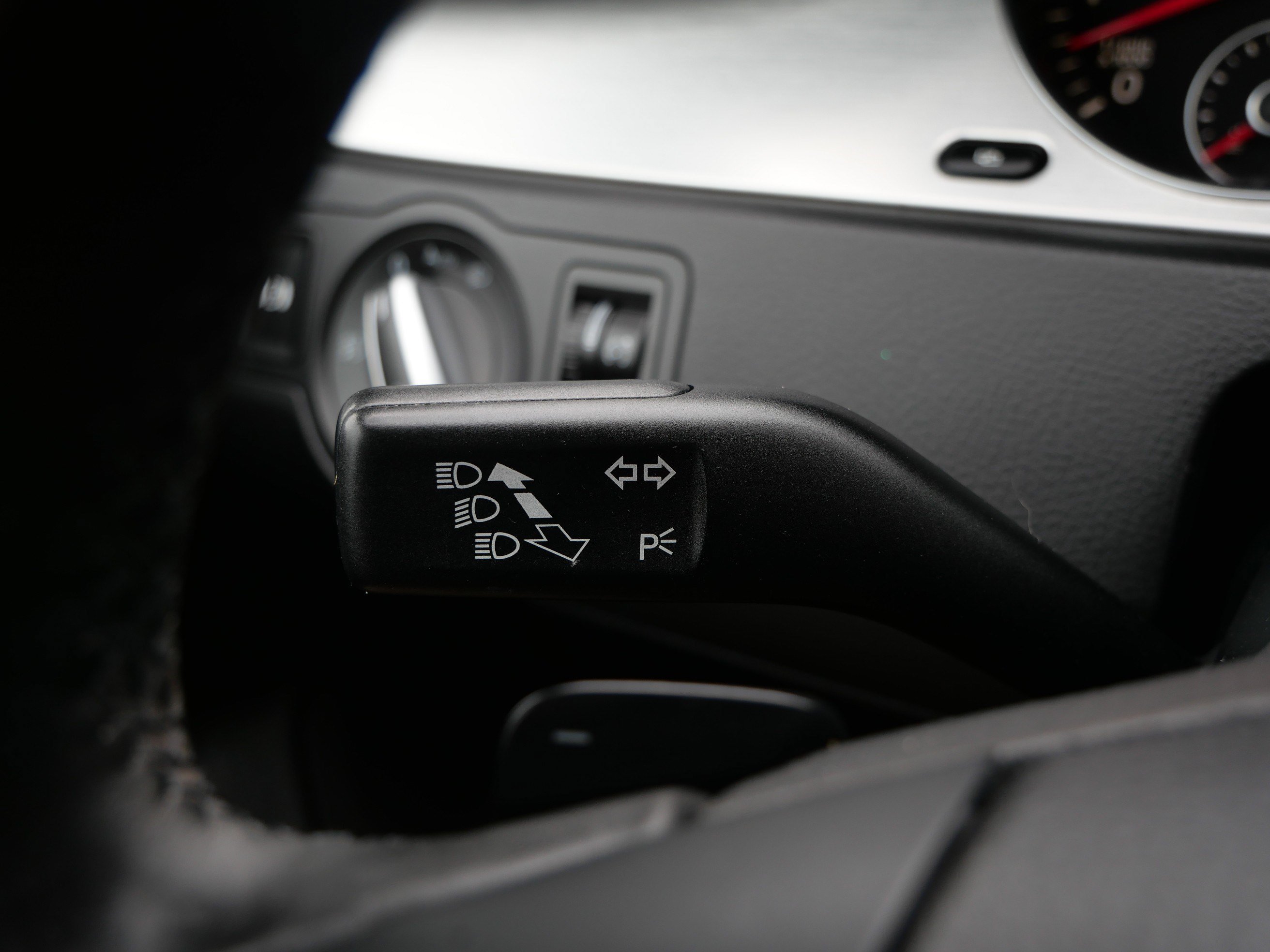 Used 2009 Volkswagen CC VR6 Sport FWD image 30