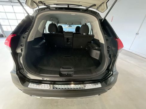 Used 2017 Nissan Rogue S AWD/4WD image 22