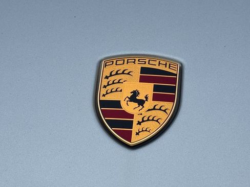 Certified 2025 Porsche Macan image 28