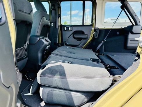 New 2025 Jeep Wrangler Rubicon image 33