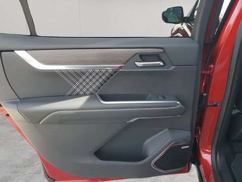 New 2026 GMC Acadia Denali w/ Super Cruise Package image 17