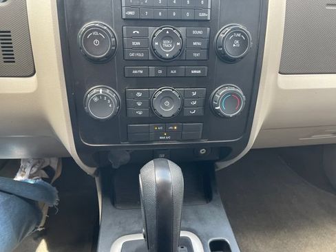Used 2011 Ford Escape XLS w/ 101A Rapid Spec Order Code FWD image 13