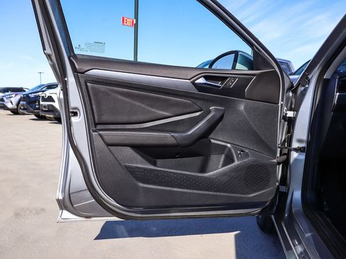 Used 2024 Volkswagen Jetta SE image 21