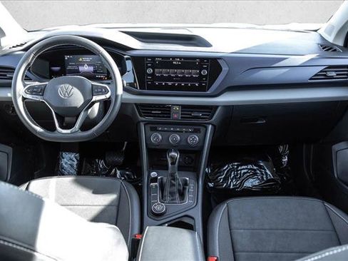 Used 2022 Volkswagen Taos SE image 19