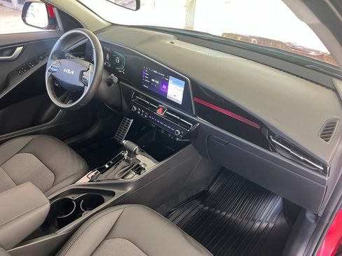 Certified 2023 Kia Niro EX Touring FWD image 21