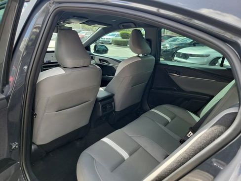 Used 2025 Toyota Camry SE image 7