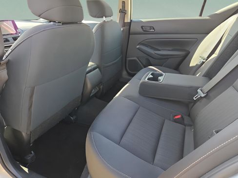 Used 2024 Nissan Altima 2.5 SV image 16