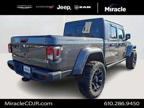 Used 2022 Jeep Gladiator Sport image 7