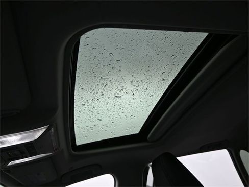 Used 2025 Toyota RAV4 XLE Premium image 4