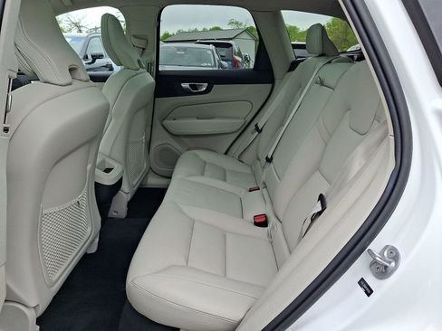 Certified 2023 Volvo XC60 B5 Plus w/ Climate Package AWD/4WD image 10