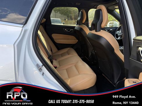 Used 2019 Volvo XC60 T6 Momentum AWD/4WD image 25