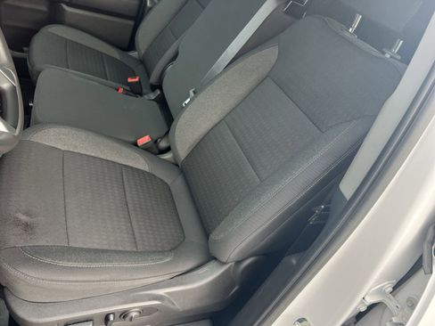 Used 2023 Chevrolet Silverado 2500 Custom w/ Custom Value Package image 13