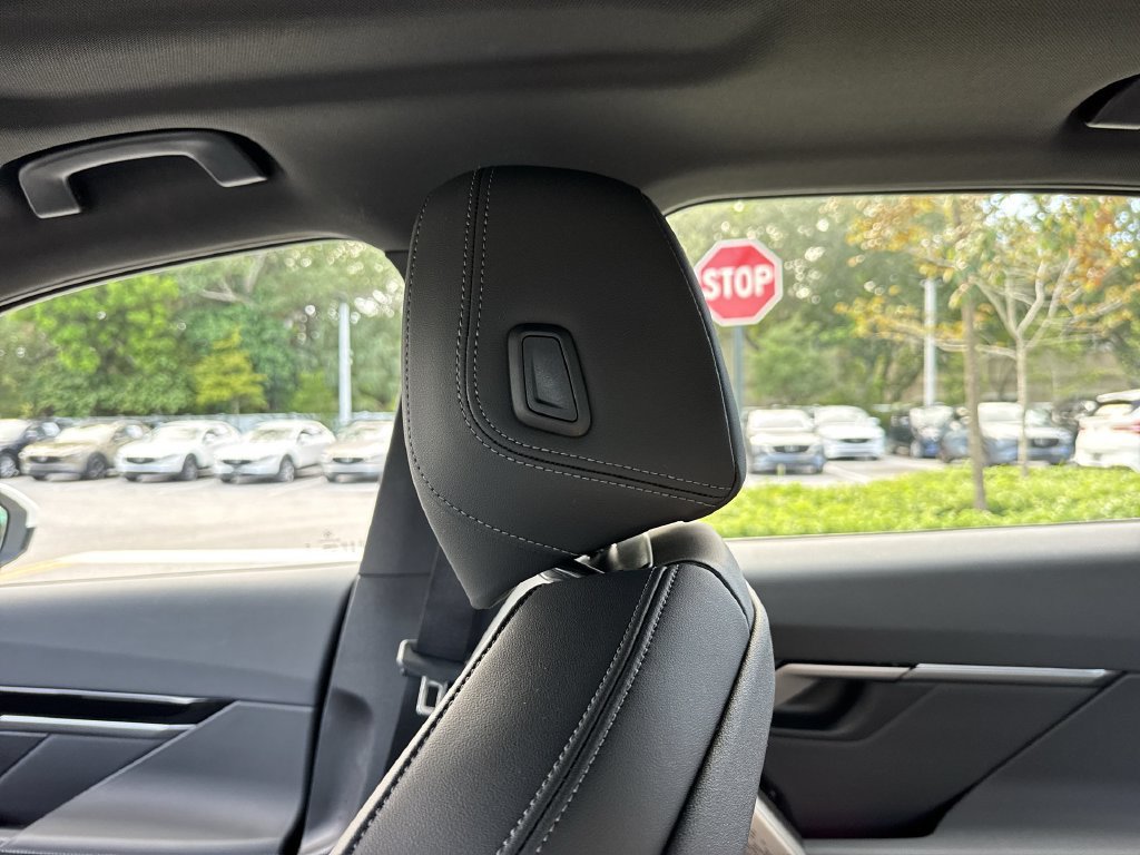 Used 2026 BMW 530i xDrive AWD/4WD image 16