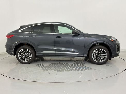 New 2026 Audi Q5 Premium image 8
