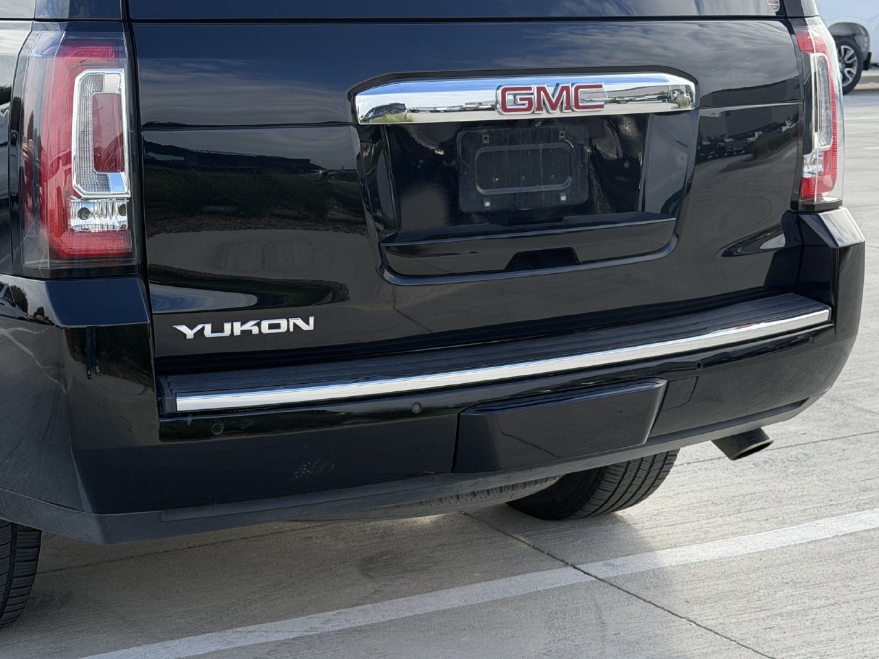 Used 2018 GMC Yukon Denali w/ Denali Ultimate Package AWD/4WD image 6