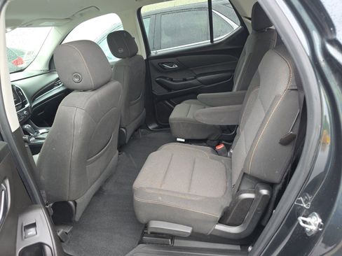 Used 2019 Chevrolet Traverse LT FWD image 11