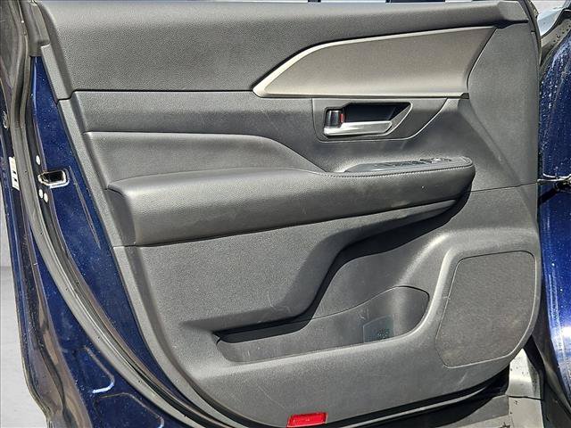 Used 2025 Toyota Grand Highlander AWD image 11