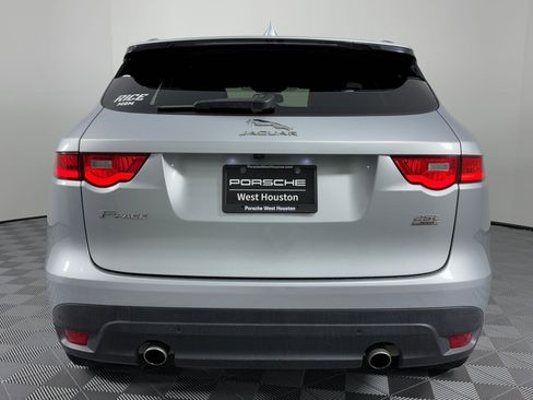 Used 2018 Jaguar F-PACE Prestige image 10